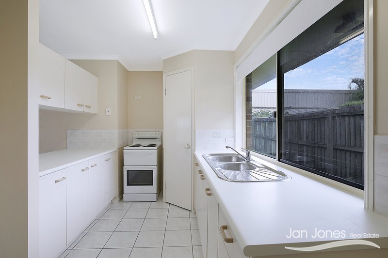 Photo - 13 Fleur St , Rothwell QLD 4022 - Image 18