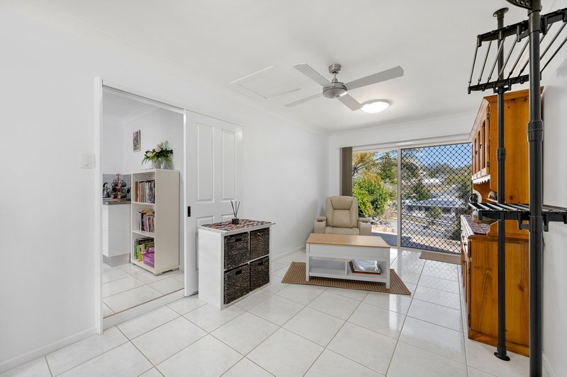 Photo - 13 Flounder Crescent, Toolooa QLD 4680 - Image 19