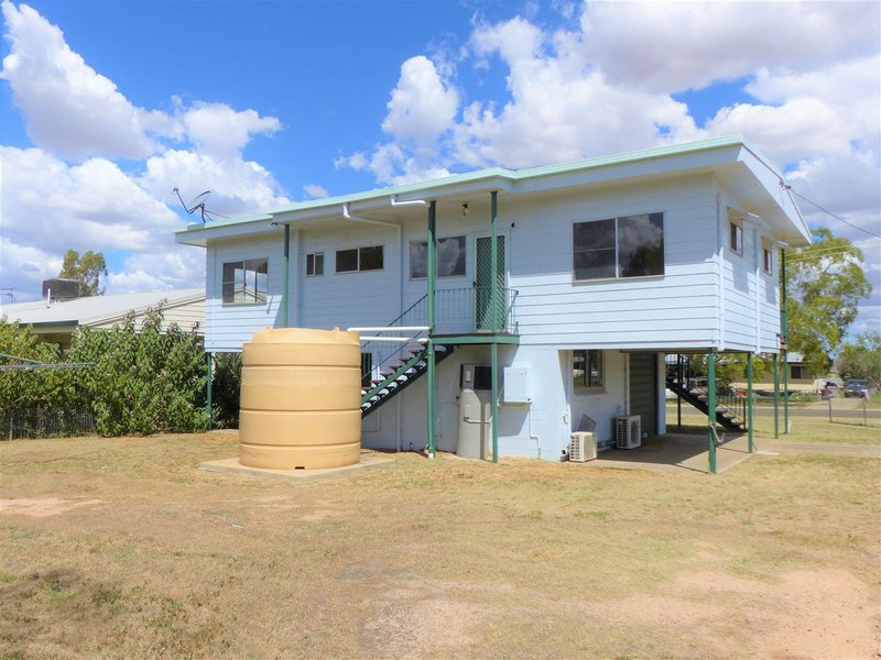 Photo - 13 Foott Street, Roma QLD 4455 - Image 4