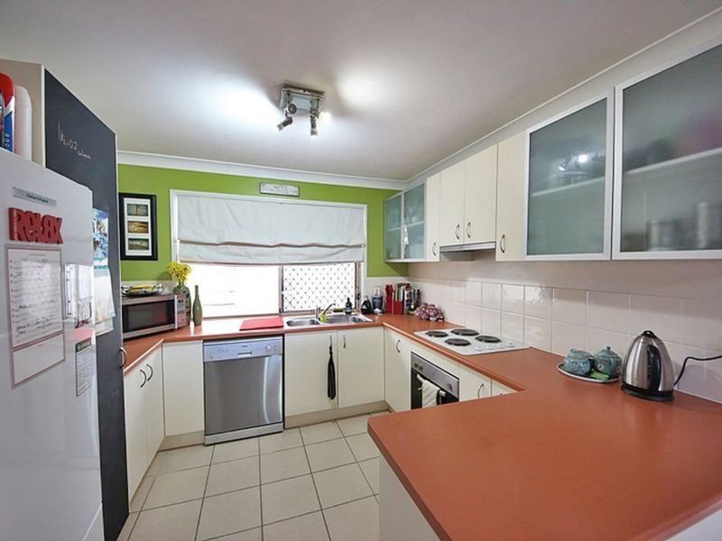 Photo - 13 Forester Place, Kallangur QLD 4503 - Image 2