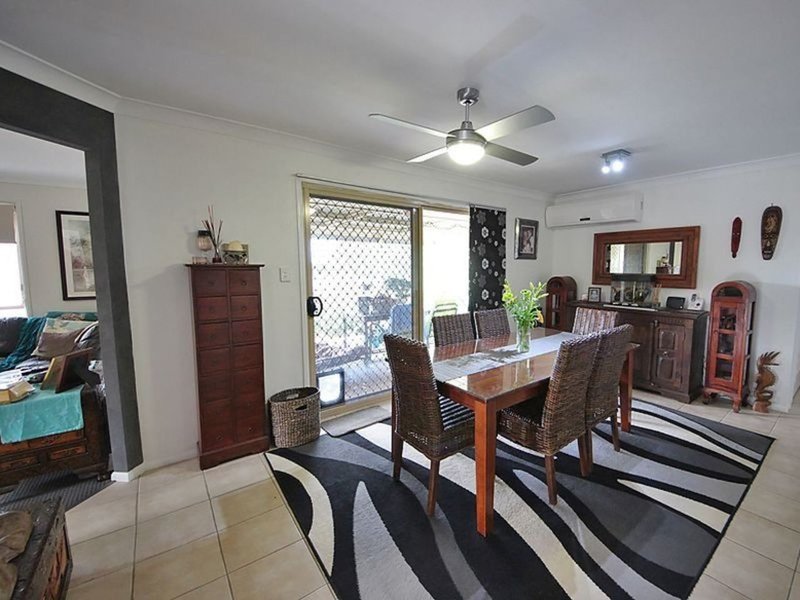 Photo - 13 Forester Place, Kallangur QLD 4503 - Image 4