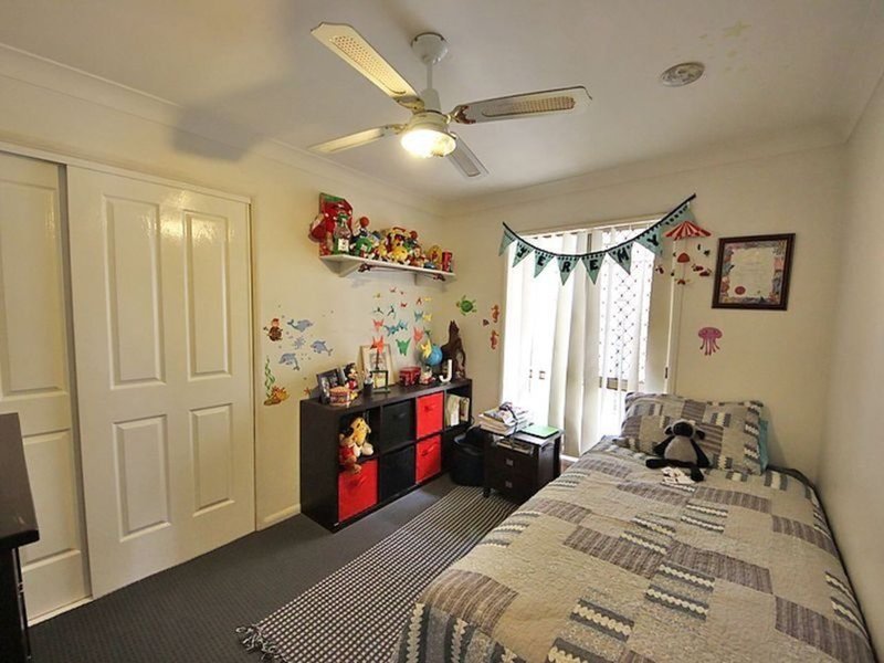 Photo - 13 Forester Place, Kallangur QLD 4503 - Image 7