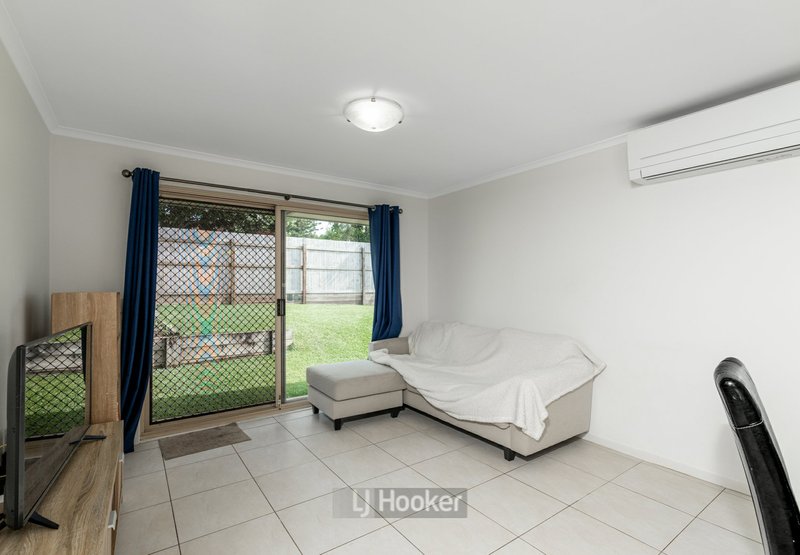 Photo - 13 Forestgum Grove, Regents Park QLD 4118 - Image 6