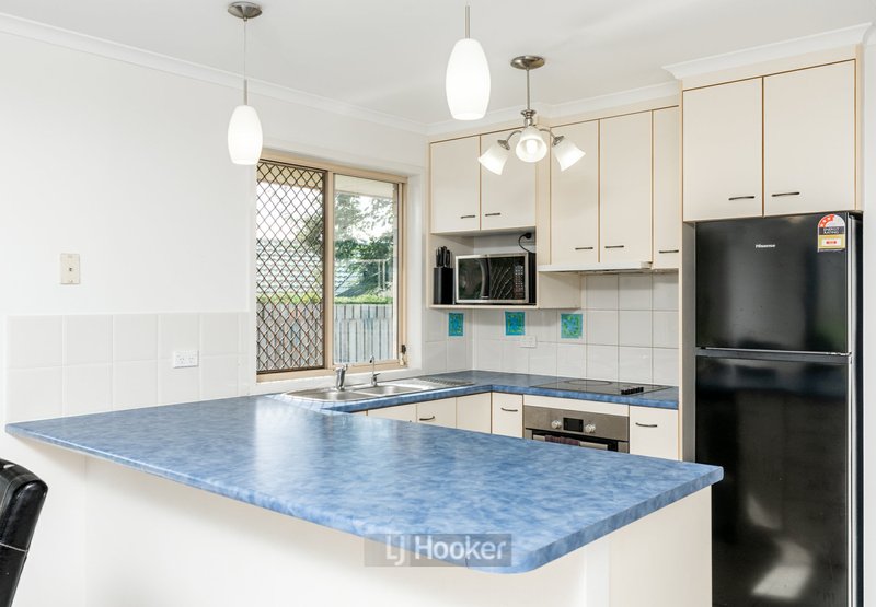 Photo - 13 Forestgum Grove, Regents Park QLD 4118 - Image 10