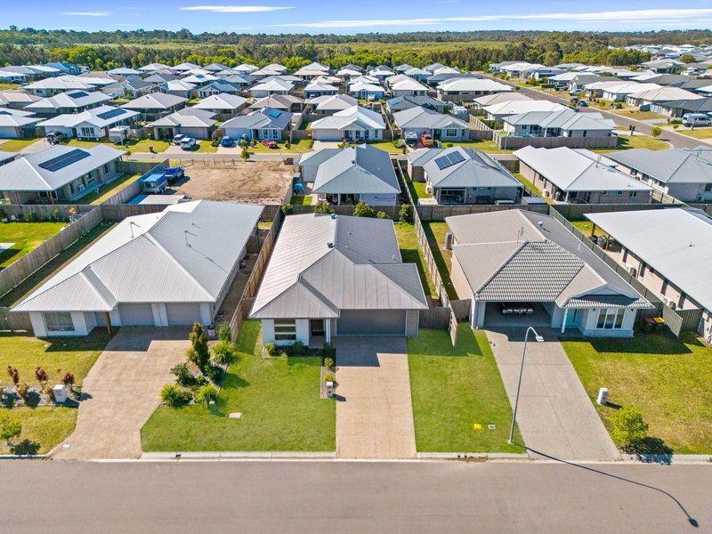 Photo - 13 Frederick Circuit, Eli Waters QLD 4655 - Image 16
