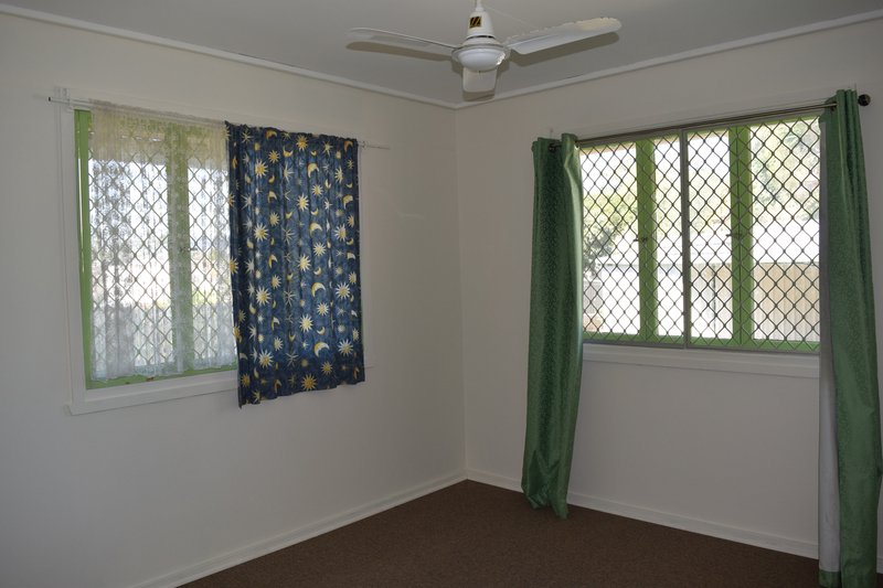 Photo - 13 Frederick Street, Woodridge QLD 4114 - Image 6
