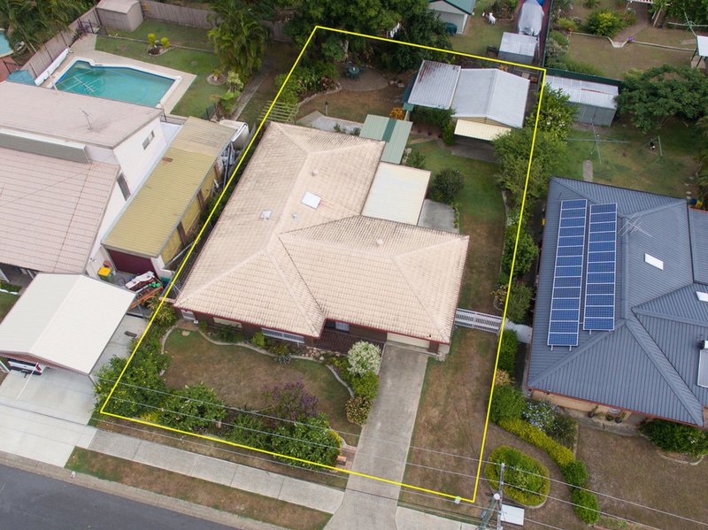 Photo - 13 Gamenya Drive, Springwood QLD 4127 - Image 7