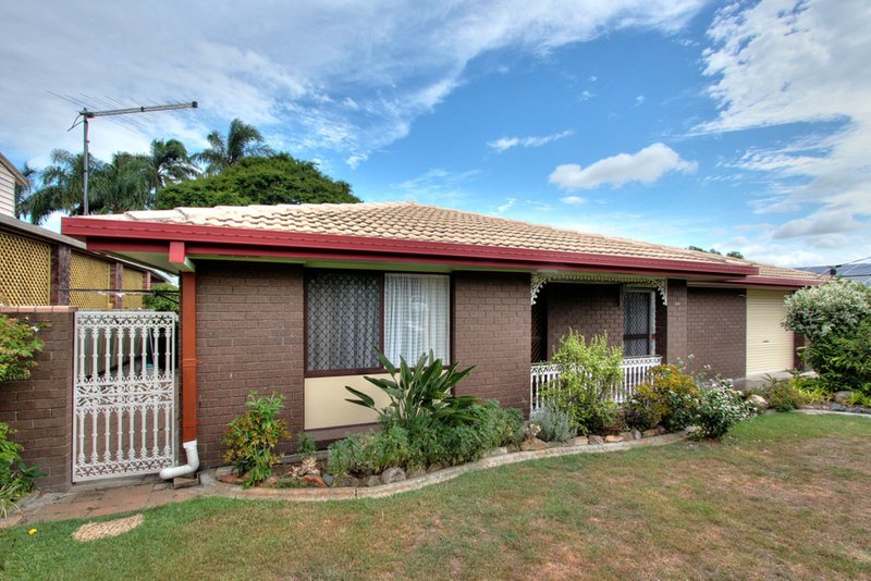 Photo - 13 Gamenya Drive, Springwood QLD 4127 - Image 9