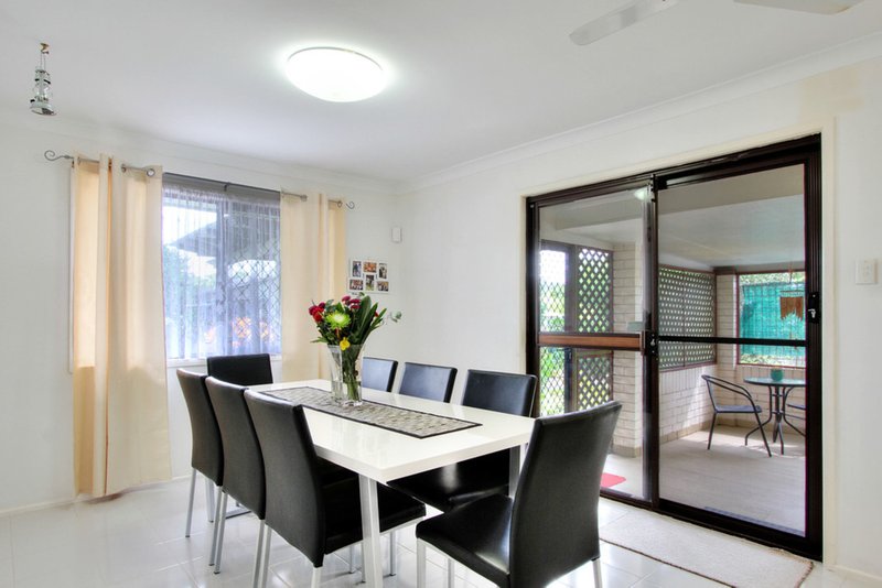 Photo - 13 Gamenya Drive, Springwood QLD 4127 - Image 10