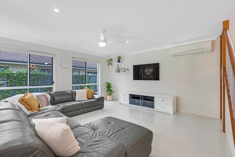 Photo - 13 Gardenia Place, Bridgeman Downs QLD 4035 - Image 6