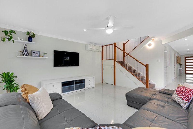 Photo - 13 Gardenia Place, Bridgeman Downs QLD 4035 - Image 7