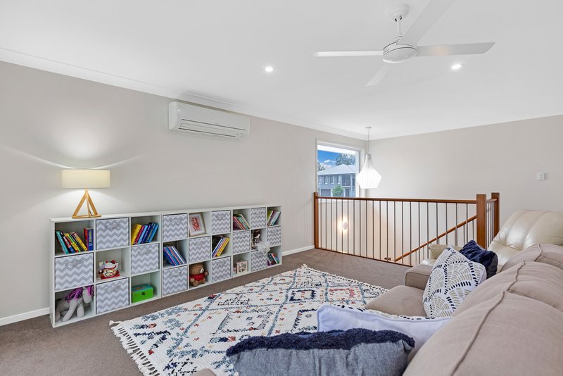 Photo - 13 Gardenia Place, Bridgeman Downs QLD 4035 - Image 12