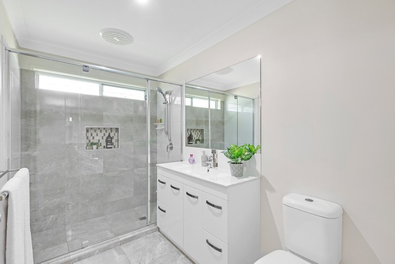 Photo - 13 Gardenia Place, Bridgeman Downs QLD 4035 - Image 15