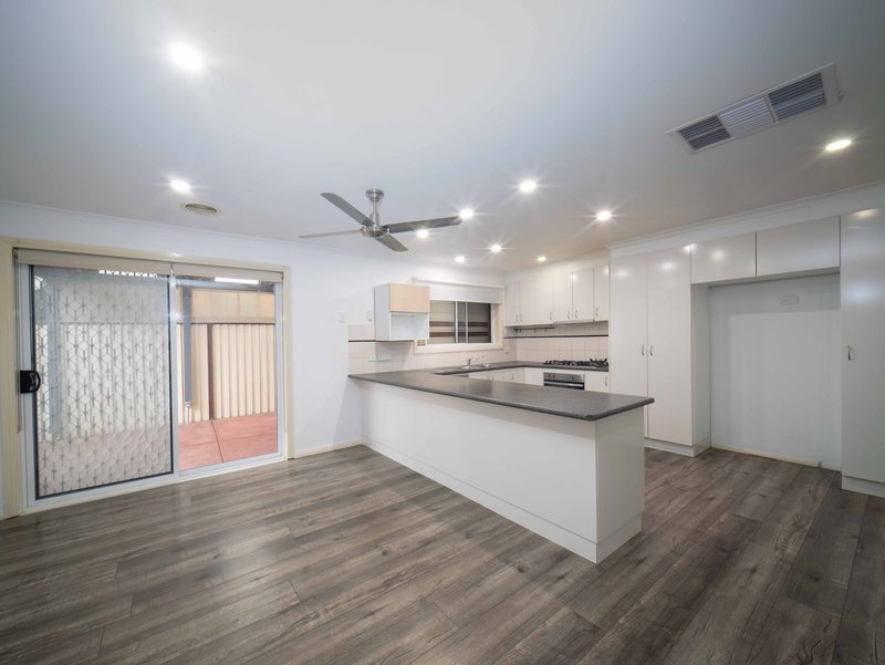 Photo - 13 Garonne Circuit, Roxburgh Park VIC 3064 - Image 2