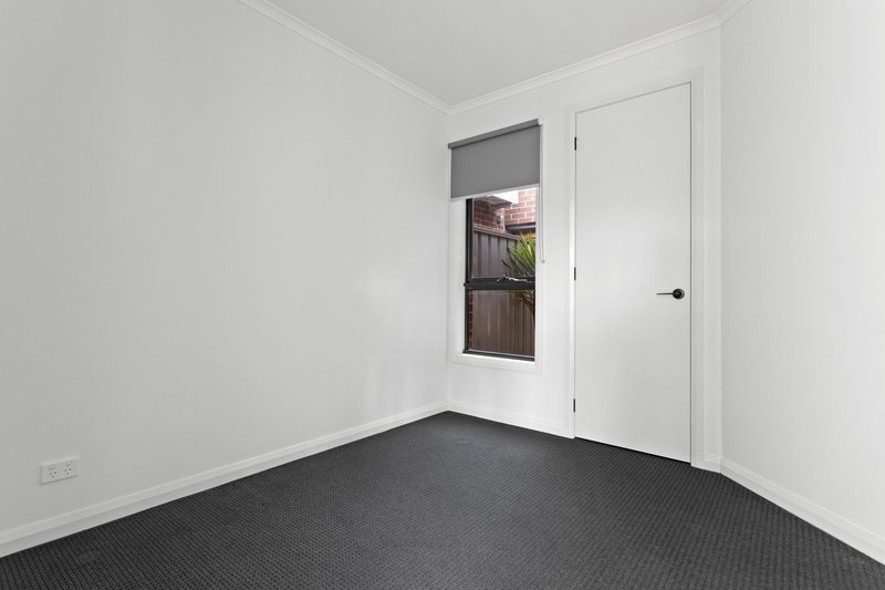 Photo - 13 Garth Place, Epping VIC 3076 - Image 8