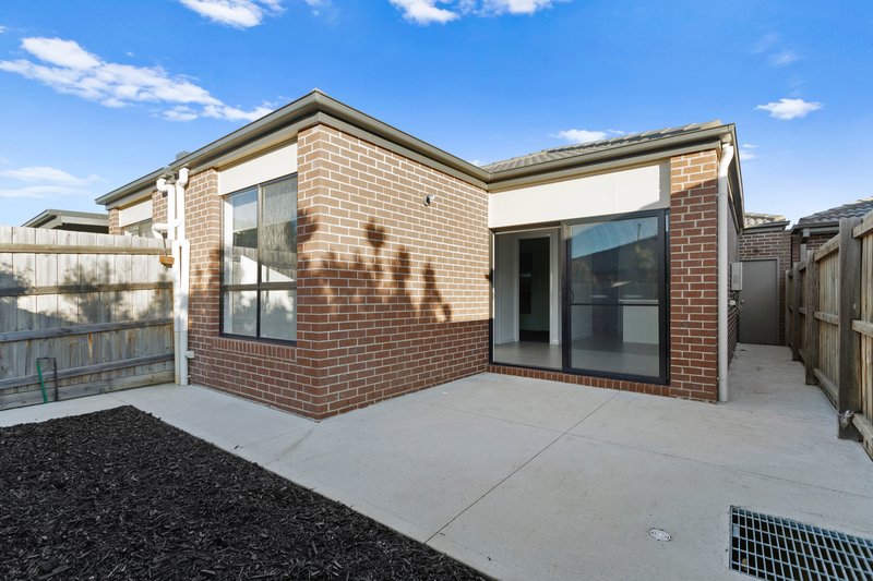 Photo - 13 Garth Place, Epping VIC 3076 - Image 12