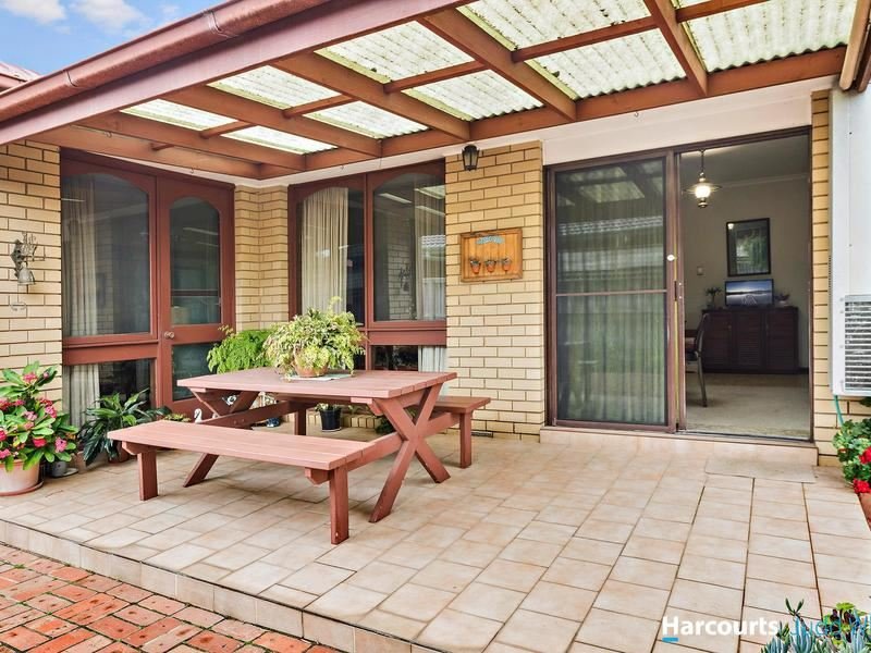 Photo - 13 Gauntlet Avenue, Glen Waverley VIC 3150 - Image 11