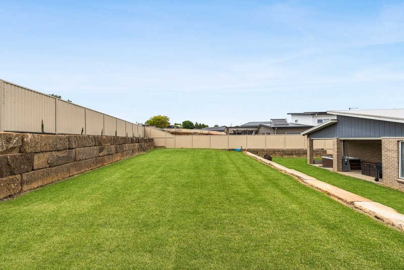 Photo - 13 Gell Place, Bathurst NSW 2795 - Image 17