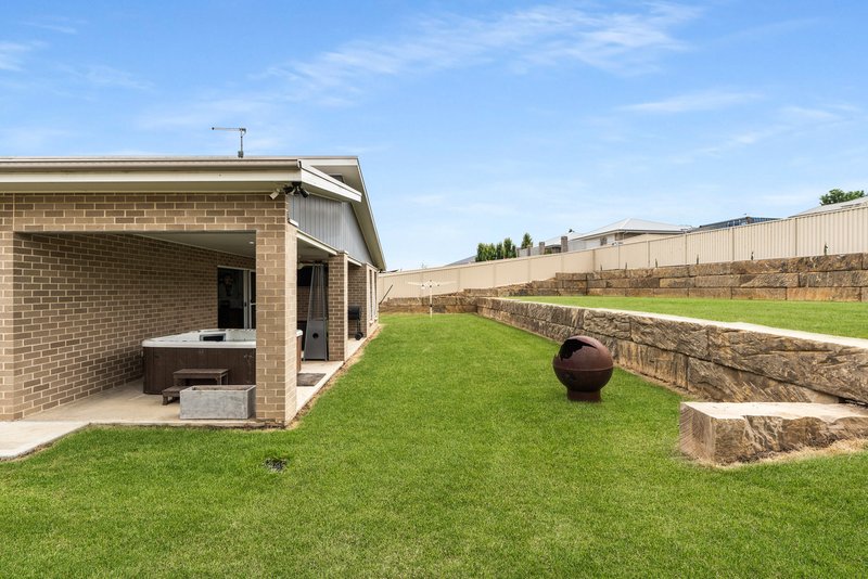 Photo - 13 Gell Place, Bathurst NSW 2795 - Image 19