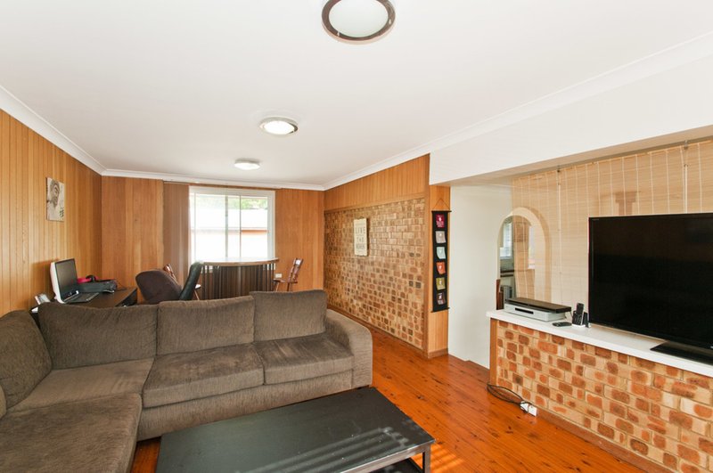 Photo - 13 Gentles Avenue, Dapto NSW 2530 - Image 2