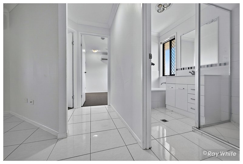 Photo - 13 Geoff Wilson Drive, Norman Gardens QLD 4701 - Image 21