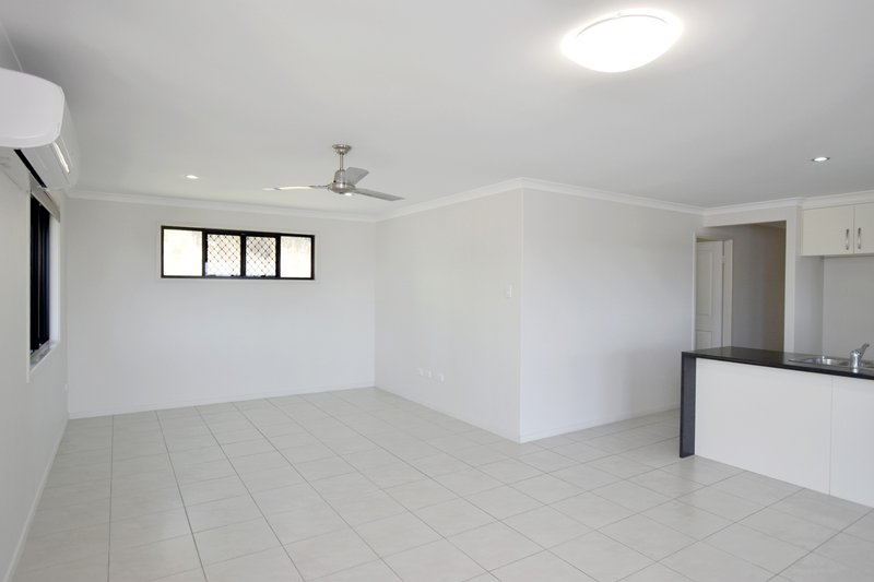 Photo - 1/3 Gidgee Court, Kin Kora QLD 4680 - Image 5