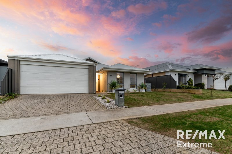 13 Gippsland Way, Banksia Grove WA 6031