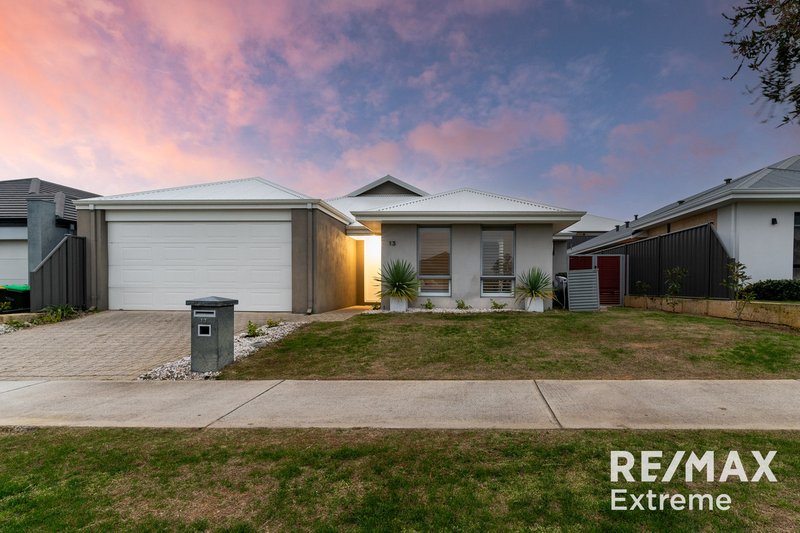 Photo - 13 Gippsland Way, Banksia Grove WA 6031 - Image 3