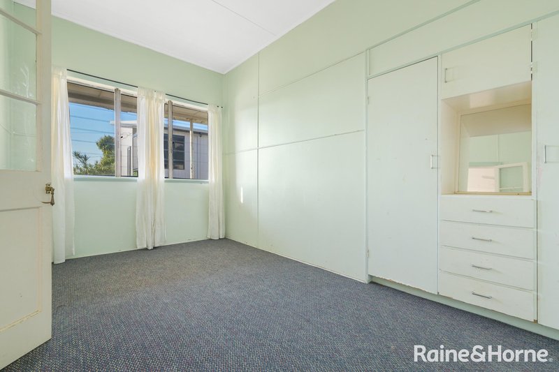 Photo - 13 Glegg Street, West Gladstone QLD 4680 - Image 12