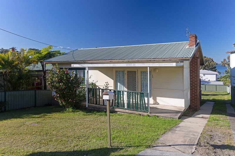 Photo - 13 Glen Avenue, Arcadia Vale NSW 2283 - Image 2