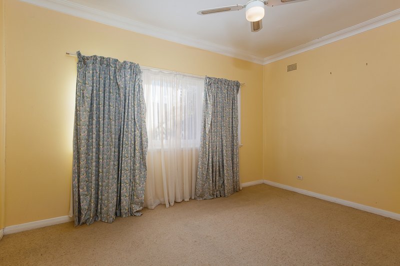 Photo - 13 Glen Avenue, Arcadia Vale NSW 2283 - Image 7