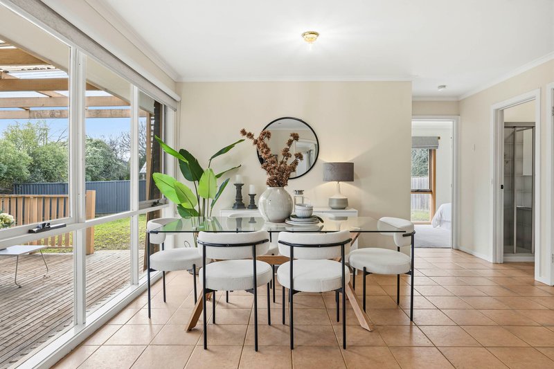 Photo - 13 Glendenning Street, Canadian VIC 3350 - Image 10