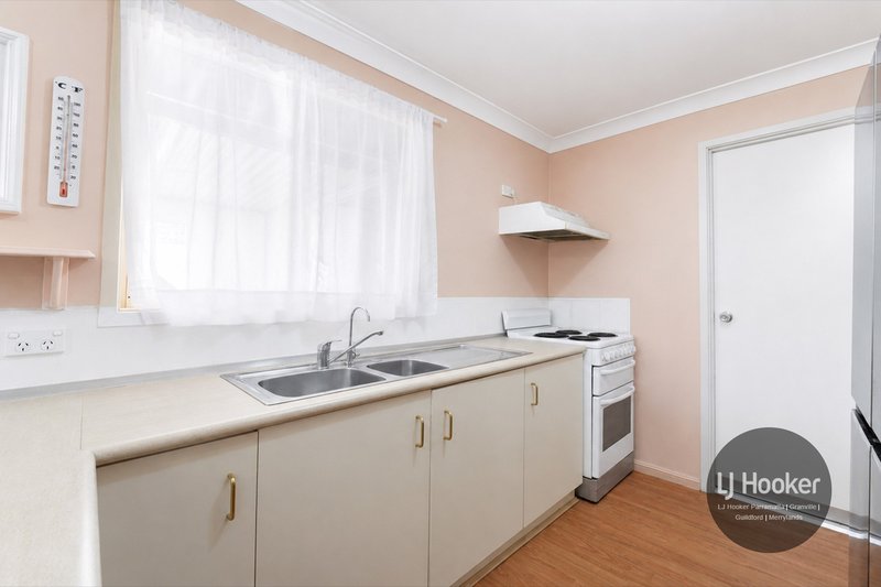 Photo - 13 Glenview Grove, Glendenning NSW 2761 - Image 2