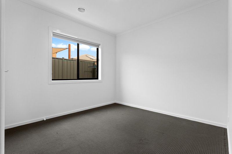 Photo - 13 Goadby Drive, Mernda VIC 3754 - Image 5