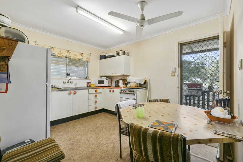 Photo - 13 Goodwin Street, Tewantin QLD 4565 - Image 4