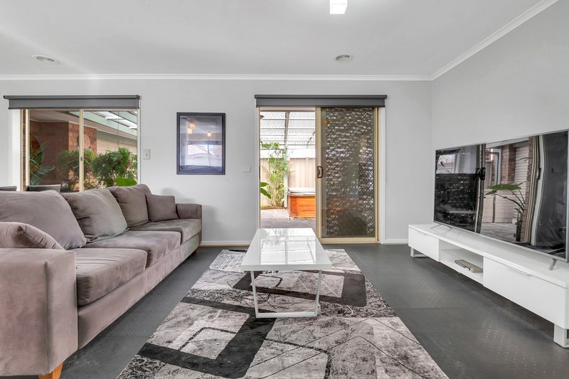 Photo - 13 Goulburn Way, Craigieburn VIC 3064 - Image 7