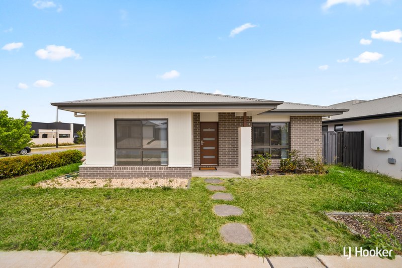 13 Grace Munro Crescent, Strathnairn ACT 2615