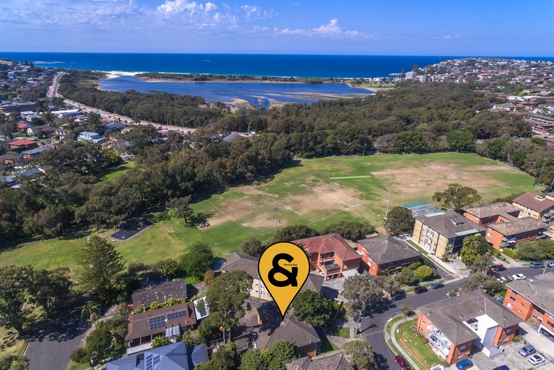 Photo - 13 Grafton Crescent, Dee Why NSW 2099 - Image 2