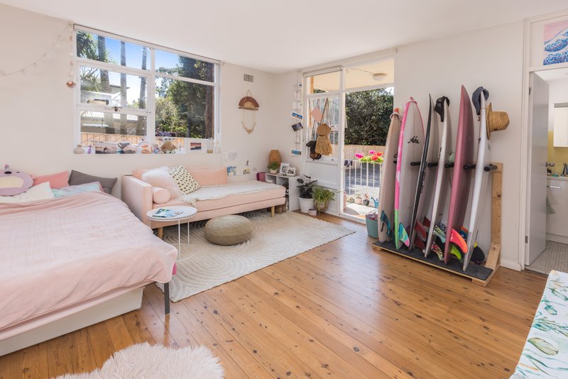 Photo - 13 Grafton Crescent, Dee Why NSW 2099 - Image 4