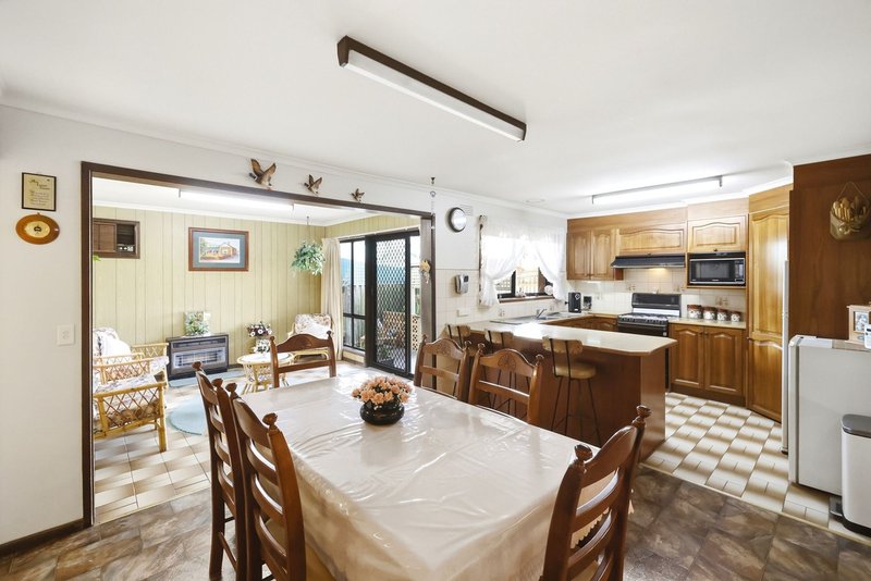 Photo - 13 Graham Street, Bacchus Marsh VIC 3340 - Image 4