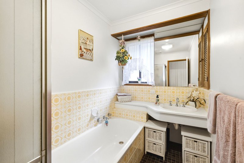Photo - 13 Graham Street, Bacchus Marsh VIC 3340 - Image 9