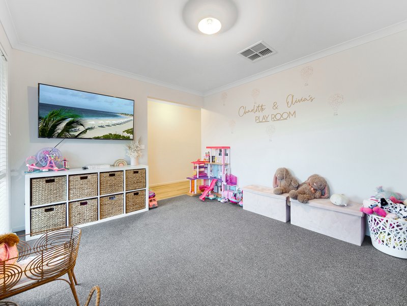 Photo - 13 Grandstand Crescent, Clyde North VIC 3978 - Image 16