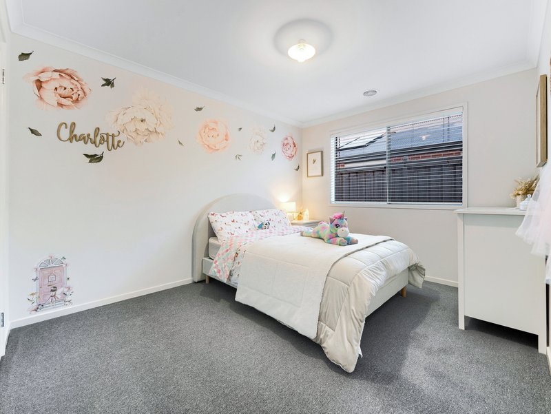 Photo - 13 Grandstand Crescent, Clyde North VIC 3978 - Image 22