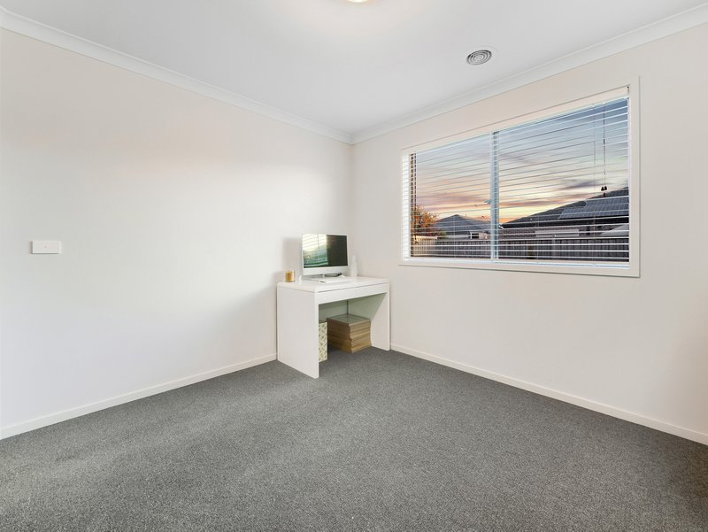 Photo - 13 Grandstand Crescent, Clyde North VIC 3978 - Image 23