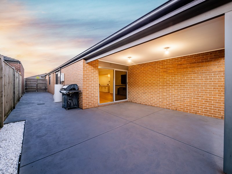 Photo - 13 Grandstand Crescent, Clyde North VIC 3978 - Image 26