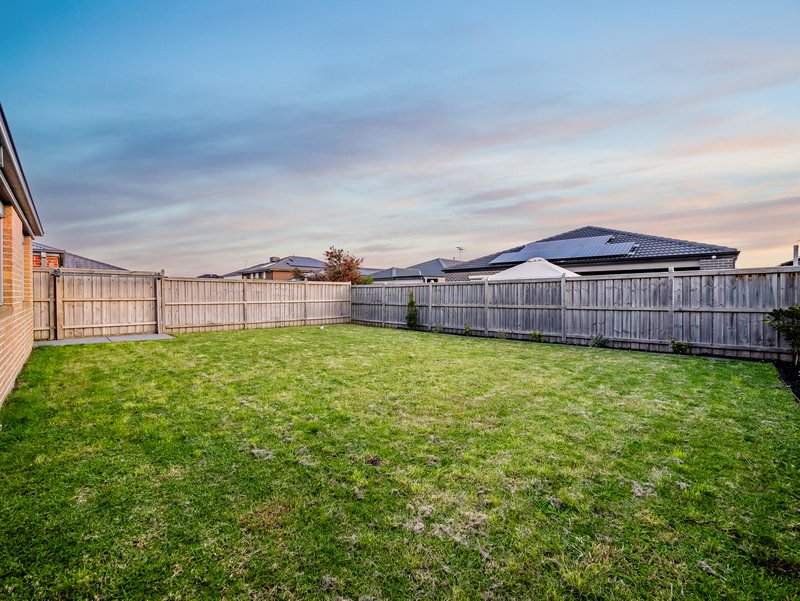 Photo - 13 Grandstand Crescent, Clyde North VIC 3978 - Image 28