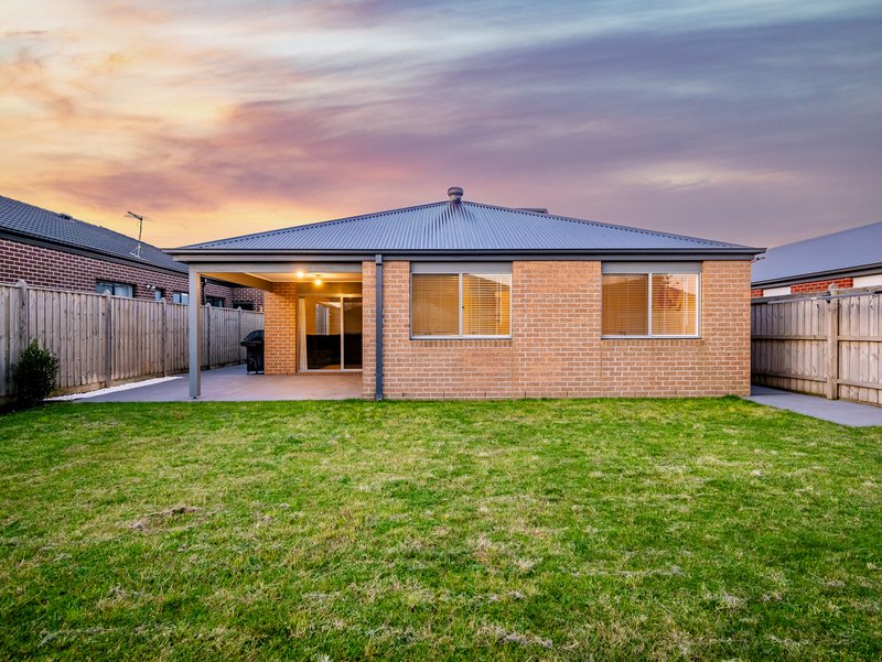 Photo - 13 Grandstand Crescent, Clyde North VIC 3978 - Image 30