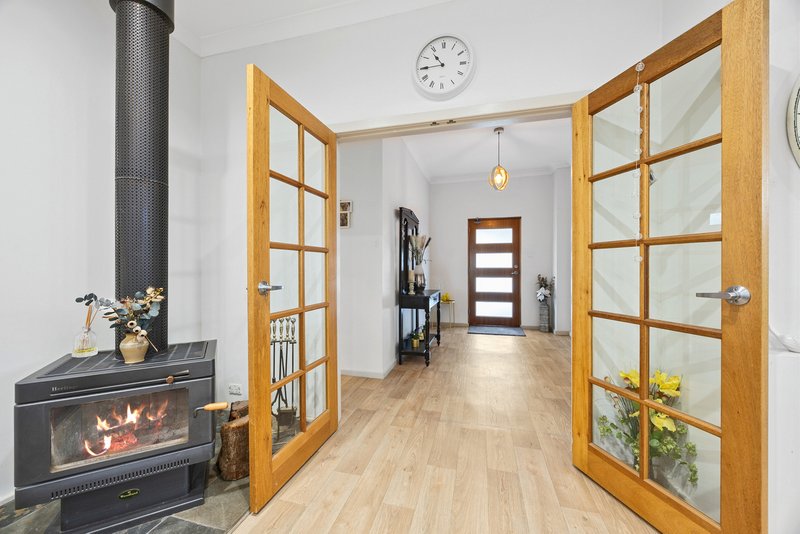 Photo - 13 Gray Street, Murray Bridge SA 5253 - Image 4