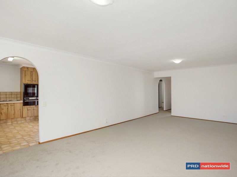 Photo - 1/3 Greenleaf Close, Burleigh Waters QLD 4220 - Image 3