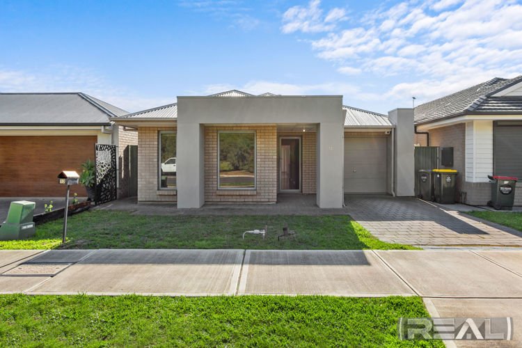 Photo - 13 Greentree Boulevard, Paralowie SA 5108 - Image 2